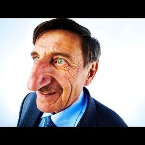 Meet your Posher, Claudia